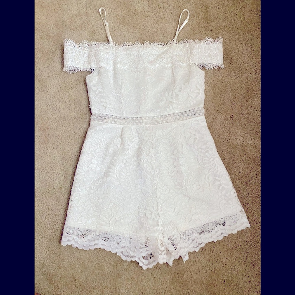 Francesca’s white lace romper excellent condition